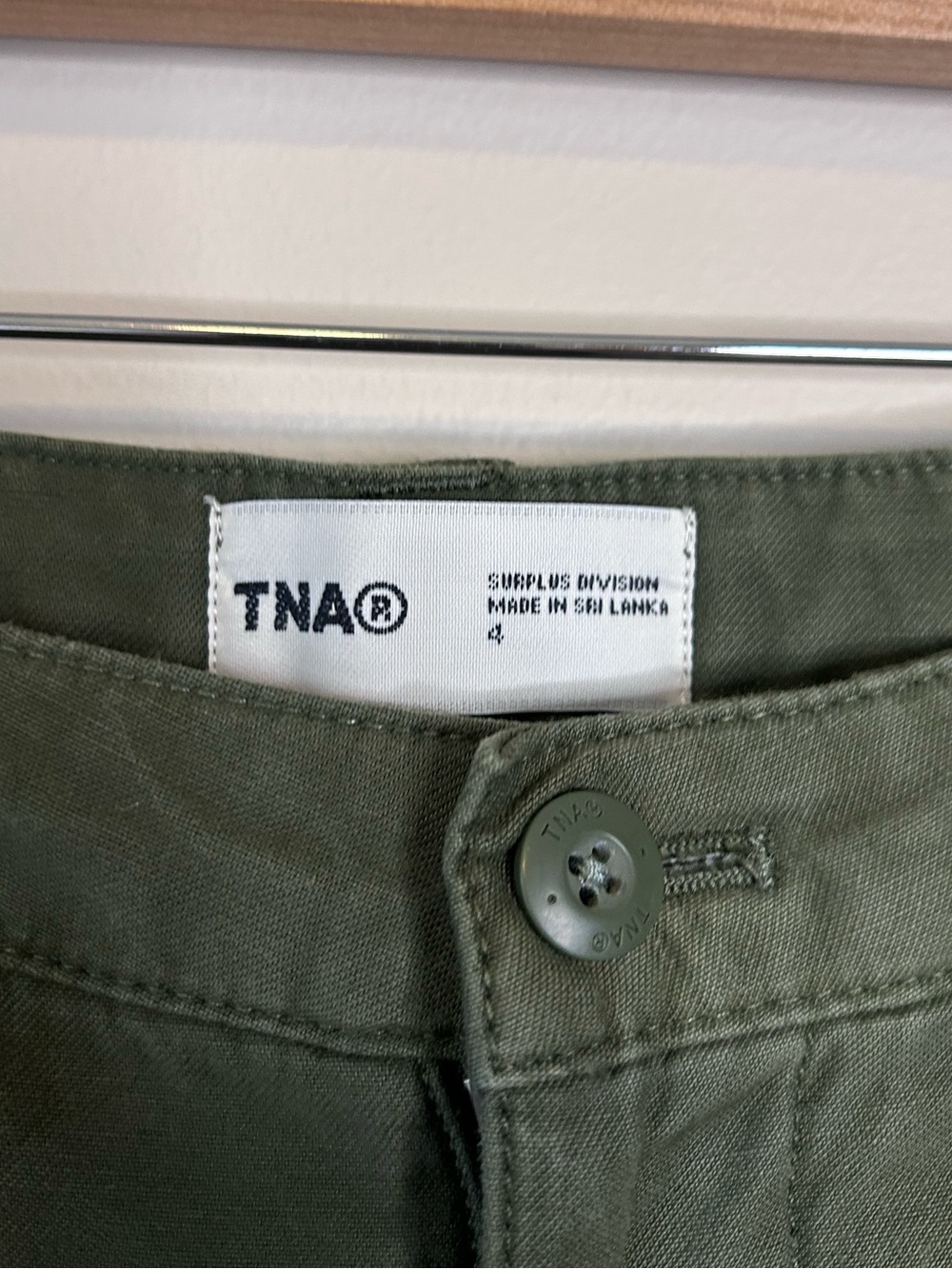 Aritzia TNA Army Green Supply Cotton Cargo Pockets Pants Size 4 - Picture 5 of 8